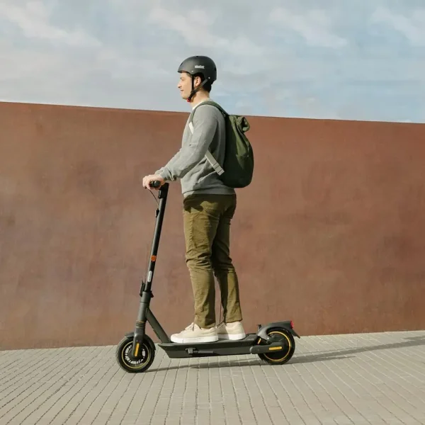 Segway-Ninebot MAX G2 E Electric Scooter – 70KM Range, Dual Suspension, Turn Signals, Foldable - Image 9
